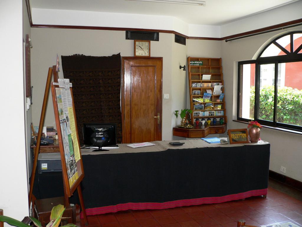 Trek-O-Tel Hotell Pokhara Exteriör bild