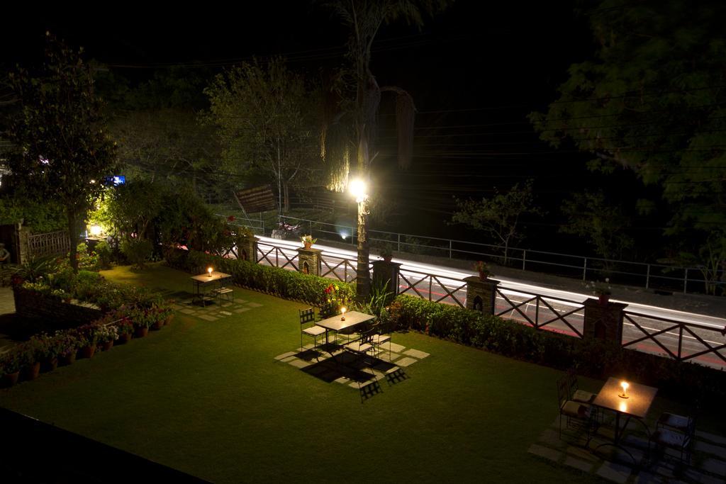 Trek-O-Tel Hotell Pokhara Exteriör bild