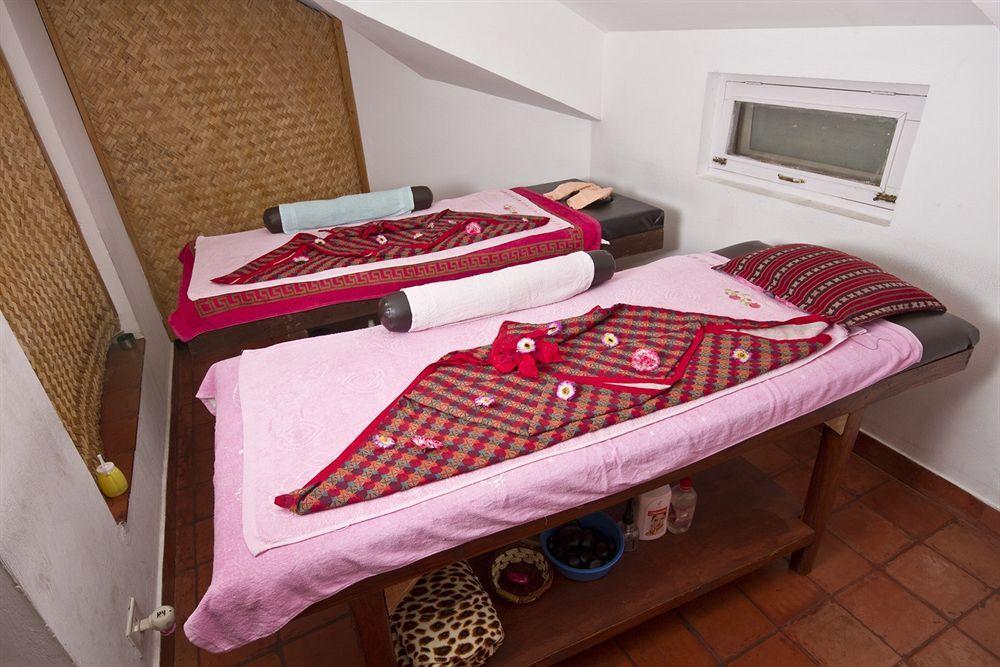 Trek-O-Tel Hotell Pokhara Exteriör bild