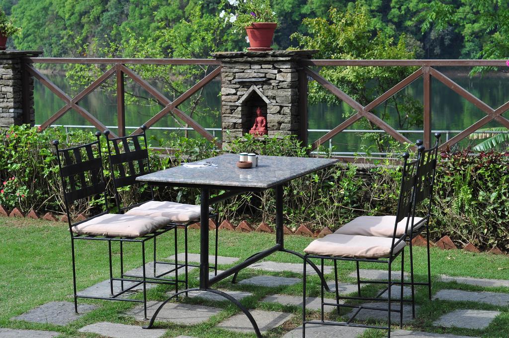Trek-O-Tel Hotell Pokhara Exteriör bild