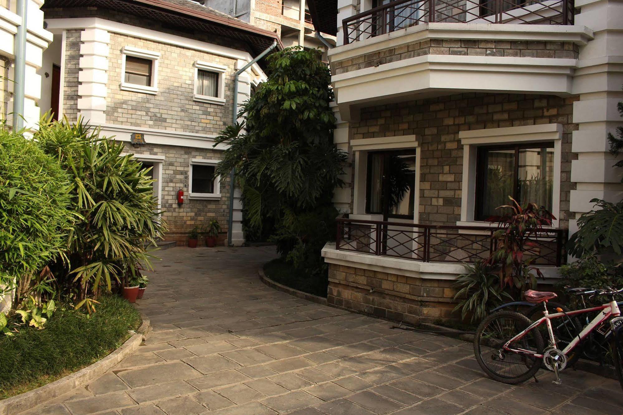 Trek-O-Tel Hotell Pokhara Exteriör bild