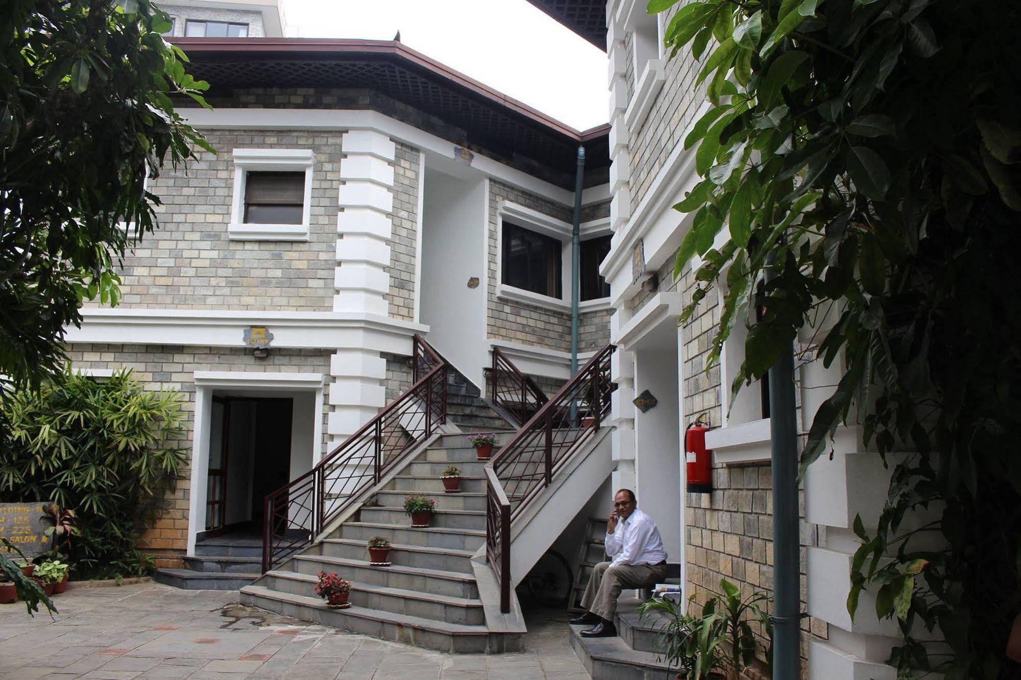 Trek-O-Tel Hotell Pokhara Exteriör bild
