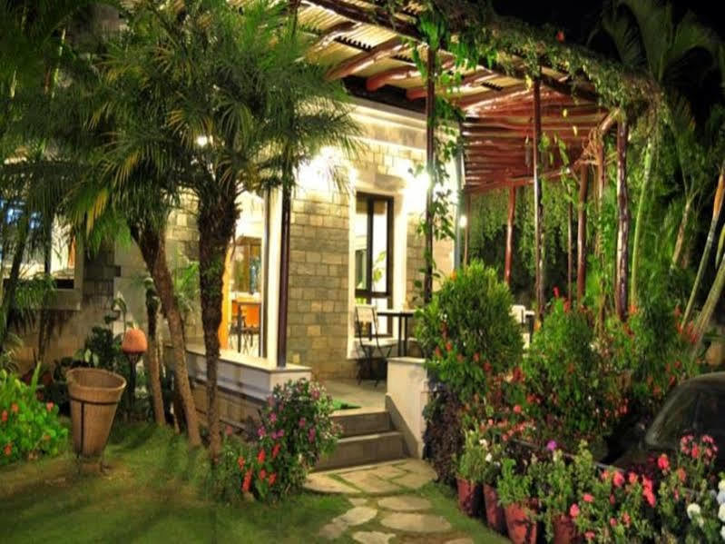 Trek-O-Tel Hotell Pokhara Exteriör bild